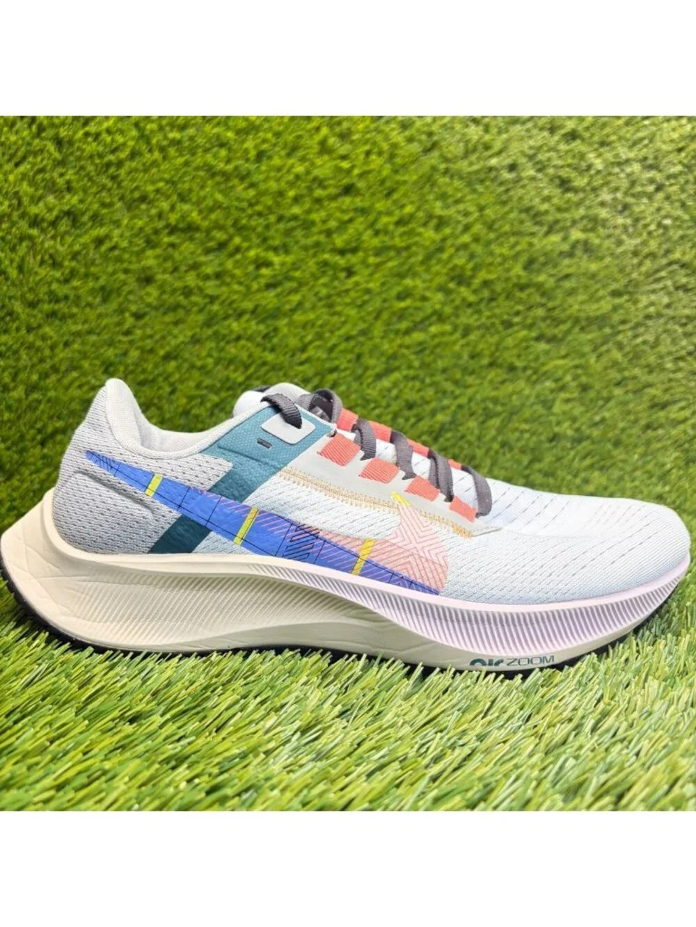 Nike Air Zoom Pegasus 38 Womens Size 7.5 Gray Athletic Running Shoes Sneakers